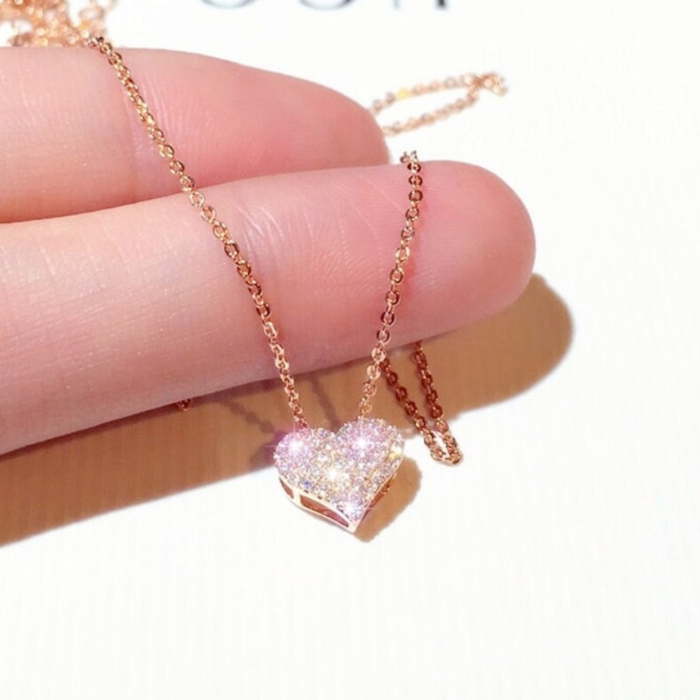"Love Heart Shape Cubic Zirconia Necklace" "Elegant Rose Gold Women's Choker" "High-Quality Wedding Bridal Jewelry" "Cubic Zirconia Pendant" "Trendy and Chic Simple Necklace"