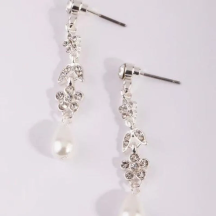 Pearl Drop Earrings with a Silver Floral Design, Elegant and Timeless Jewelry.